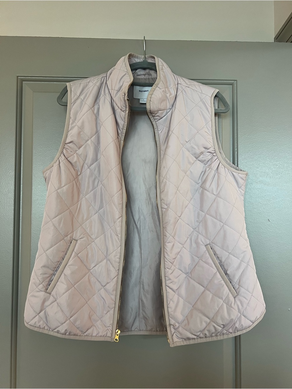 Old Navy Quilted Sleeveless Vest - Pale Pink